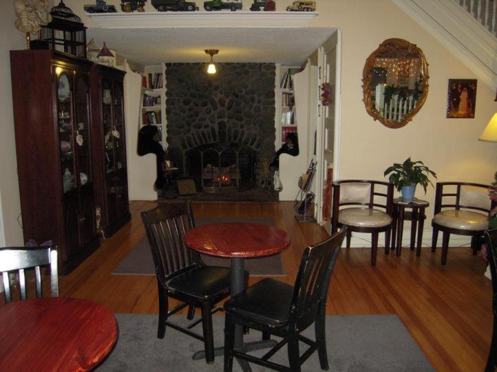 Brookview Manor Inn Canadensis Esterno foto